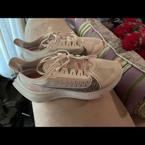 Women’s shoes